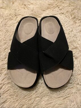 Black size 9 Crisscross Slide Sandals
